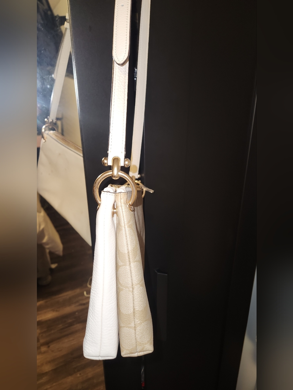 Coach Signature Canvas cross body - Picture 3 of 8